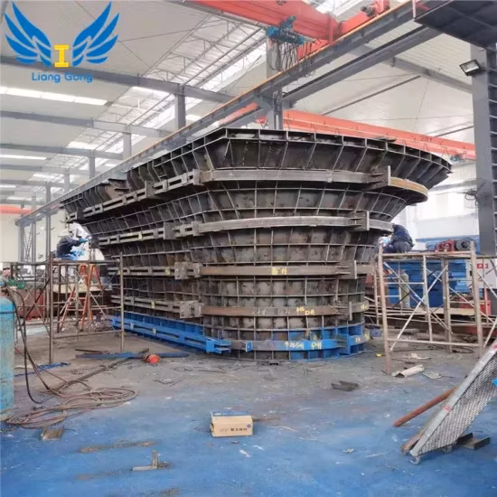 Опалубка колонны моста Траверса